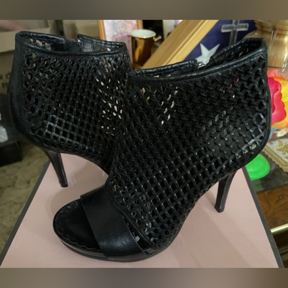 Women's heels